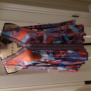 NWT Cupio cold shoulder top Size M